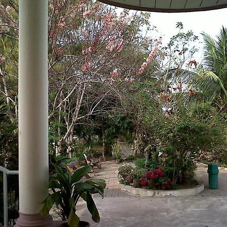 Kasem Garden Hotel Surin Ban Nong Tao Buitenkant foto