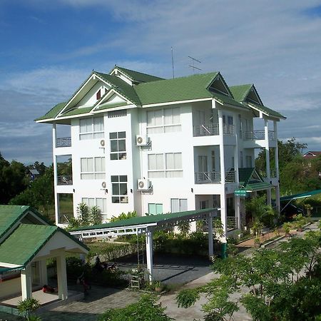 Kasem Garden Hotel Surin Ban Nong Tao Buitenkant foto