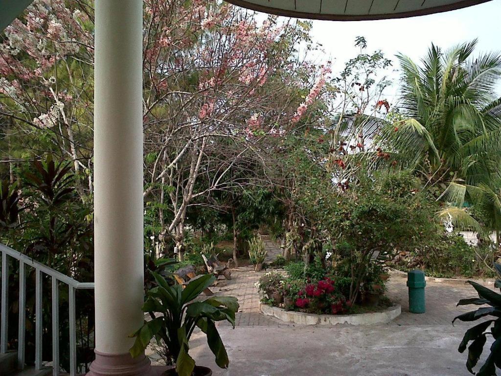 Kasem Garden Hotel Surin Ban Nong Tao Buitenkant foto