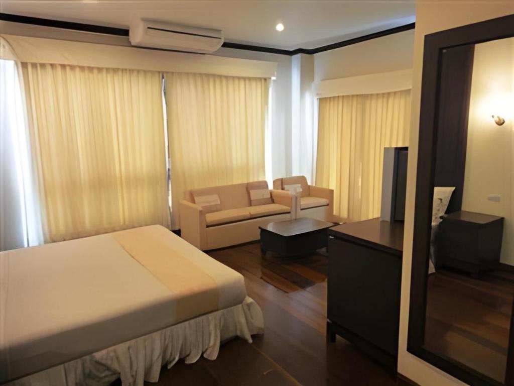 Kasem Garden Hotel Surin Ban Nong Tao Buitenkant foto