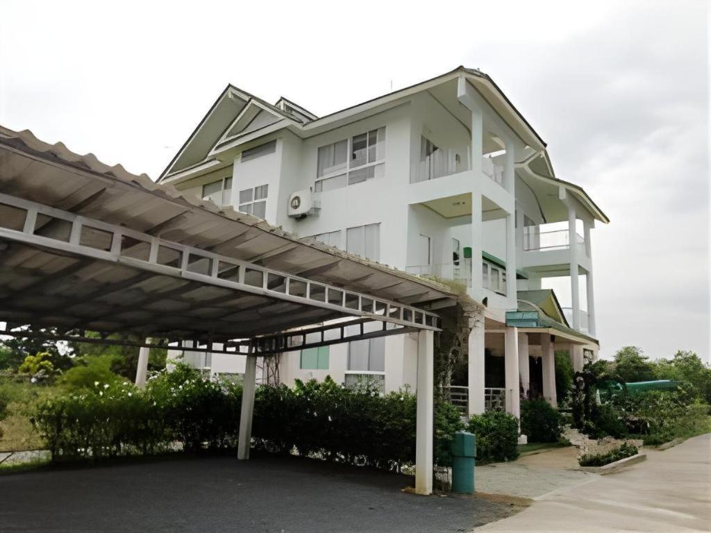 Kasem Garden Hotel Surin Ban Nong Tao Buitenkant foto