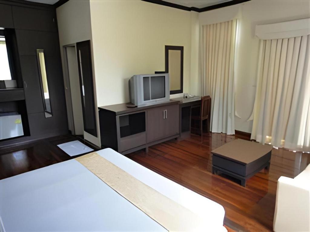 Kasem Garden Hotel Surin Ban Nong Tao Buitenkant foto