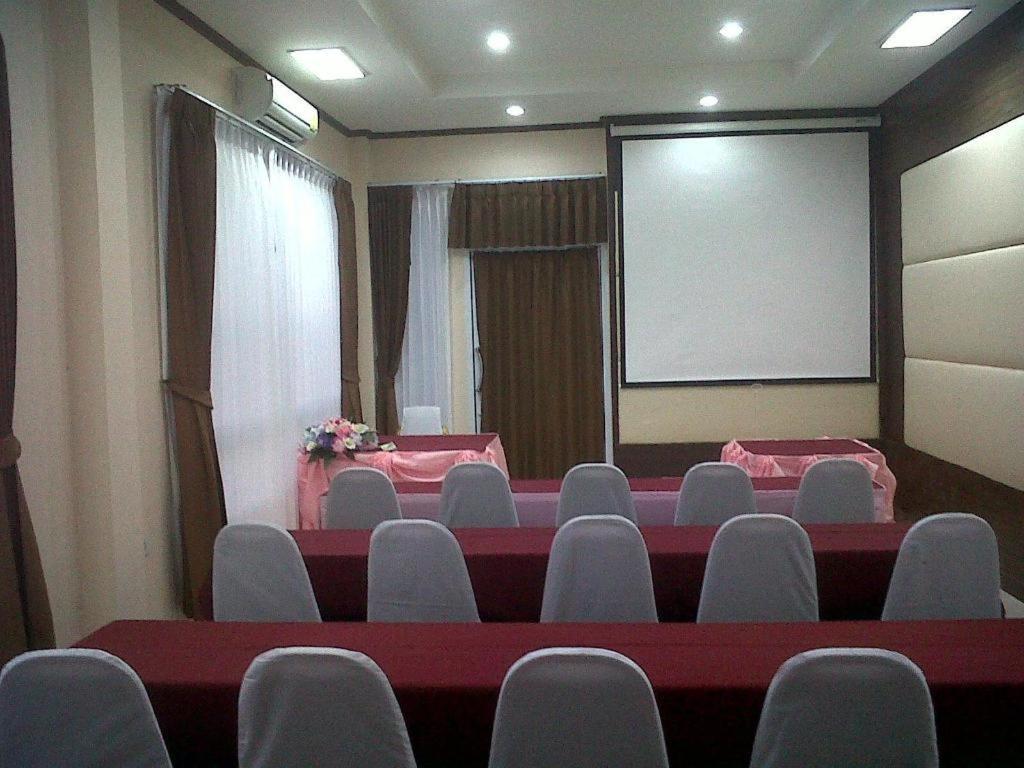 Kasem Garden Hotel Surin Ban Nong Tao Buitenkant foto