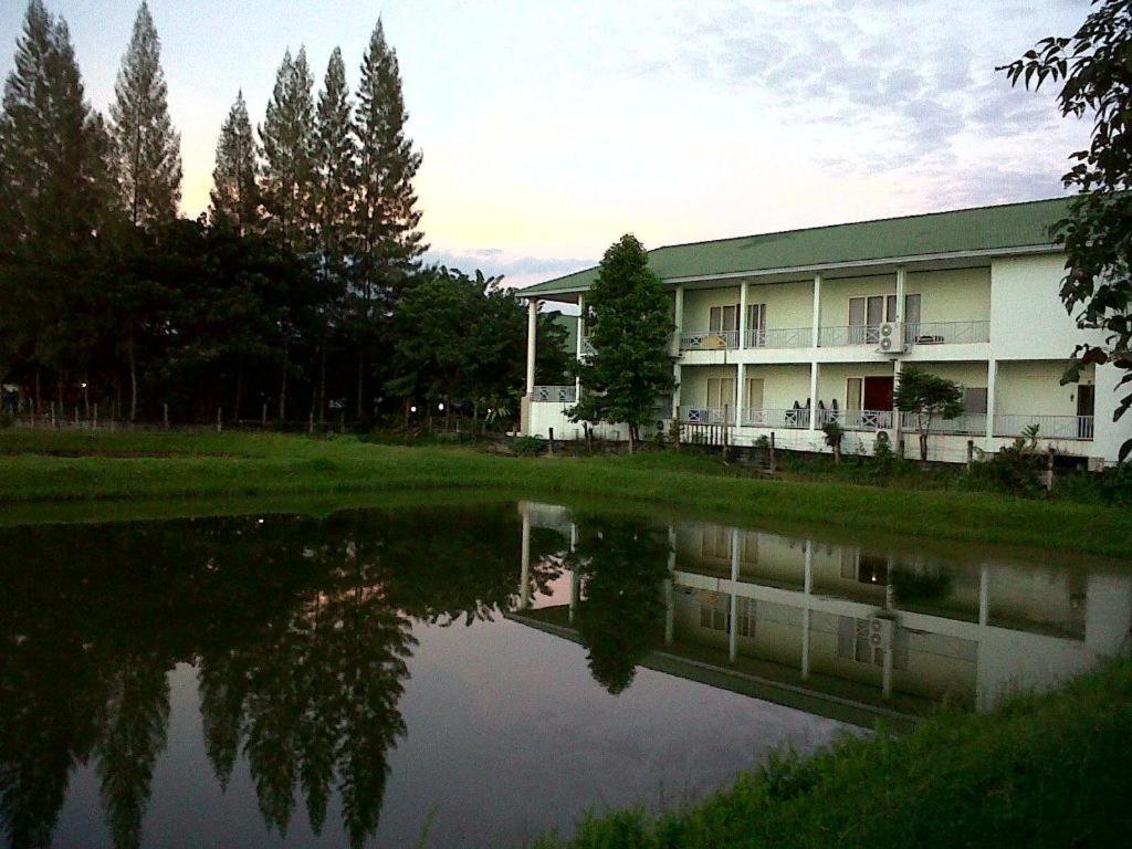 Kasem Garden Hotel Surin Ban Nong Tao Buitenkant foto