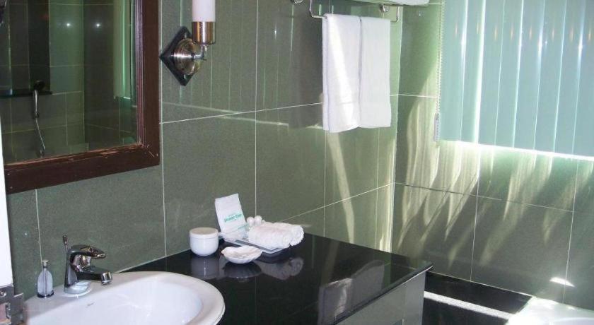 Kasem Garden Hotel Surin Ban Nong Tao Buitenkant foto
