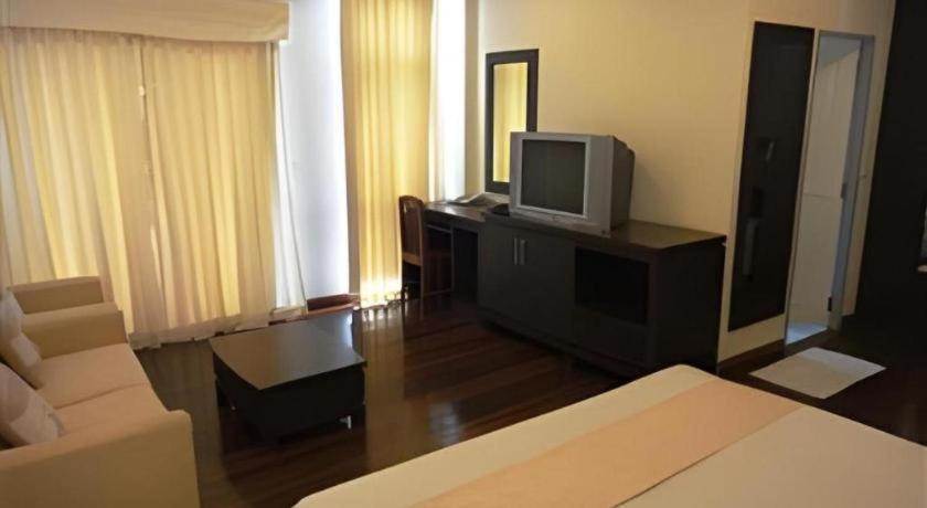Kasem Garden Hotel Surin Ban Nong Tao Buitenkant foto